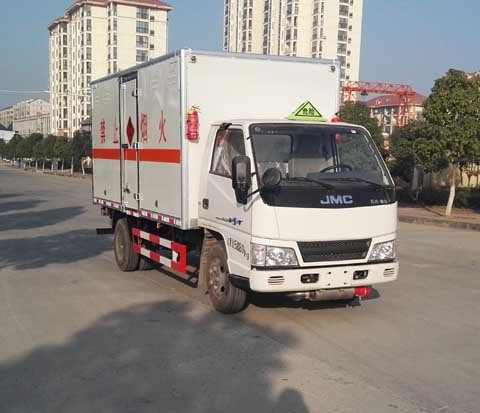 大力牌DLQ5060XRQ5型易燃氣體廂式運輸車
