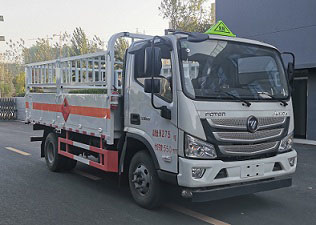 程力威牌CLW5080TQPB6型氣瓶運(yùn)輸車
