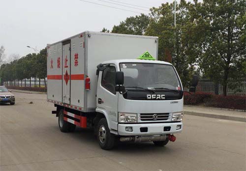 炎帝牌SZD5045XRY6型易燃液體廂式運(yùn)輸車
