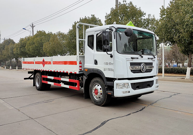 舜德牌SDS5185TQPEQ6型氣瓶運(yùn)輸車