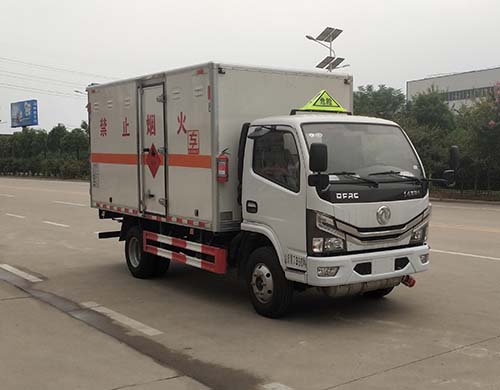 專威牌HTW5072XRYE6型易燃液體廂式運輸車