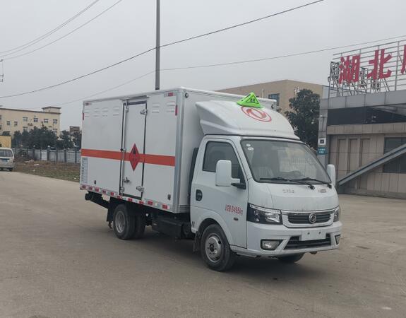 順風(fēng)智造牌SFZ5035XRQE6型易燃?xì)怏w廂式運(yùn)輸車