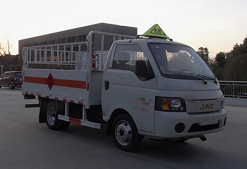 程力威牌CLW5030TQPH6型氣瓶運(yùn)輸車