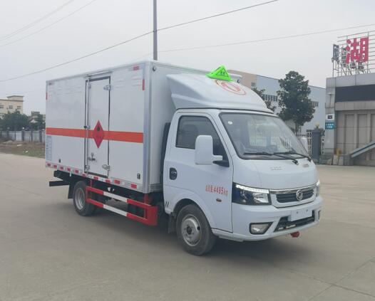 順風(fēng)智造牌SFZ5045XRQE6型易燃?xì)怏w廂式運(yùn)輸車
