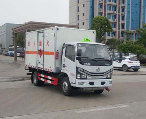 專威牌HTW5075XRQE6型易燃?xì)怏w廂式運(yùn)輸車
